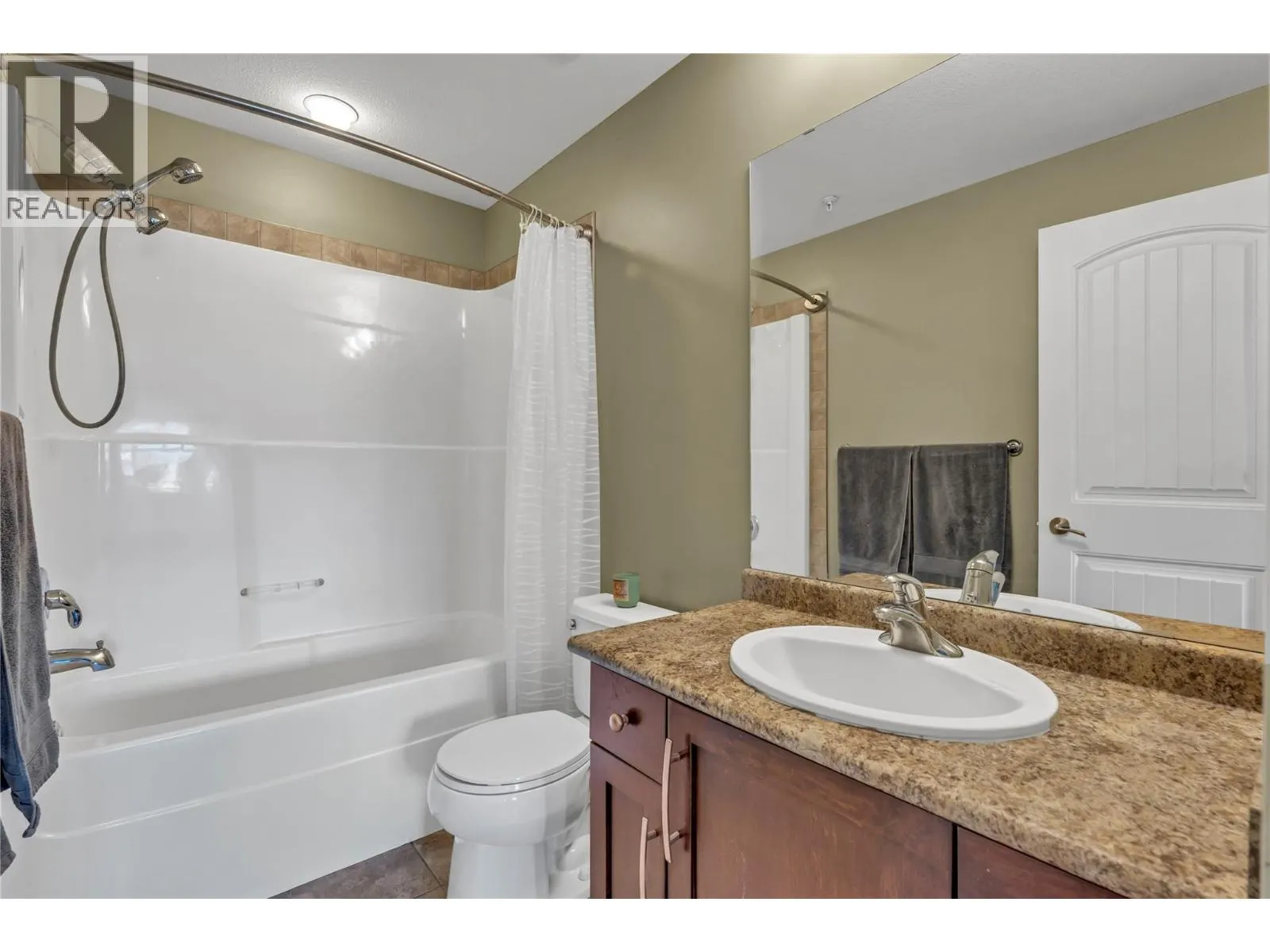 13615 Victoria Road N Unit# 206