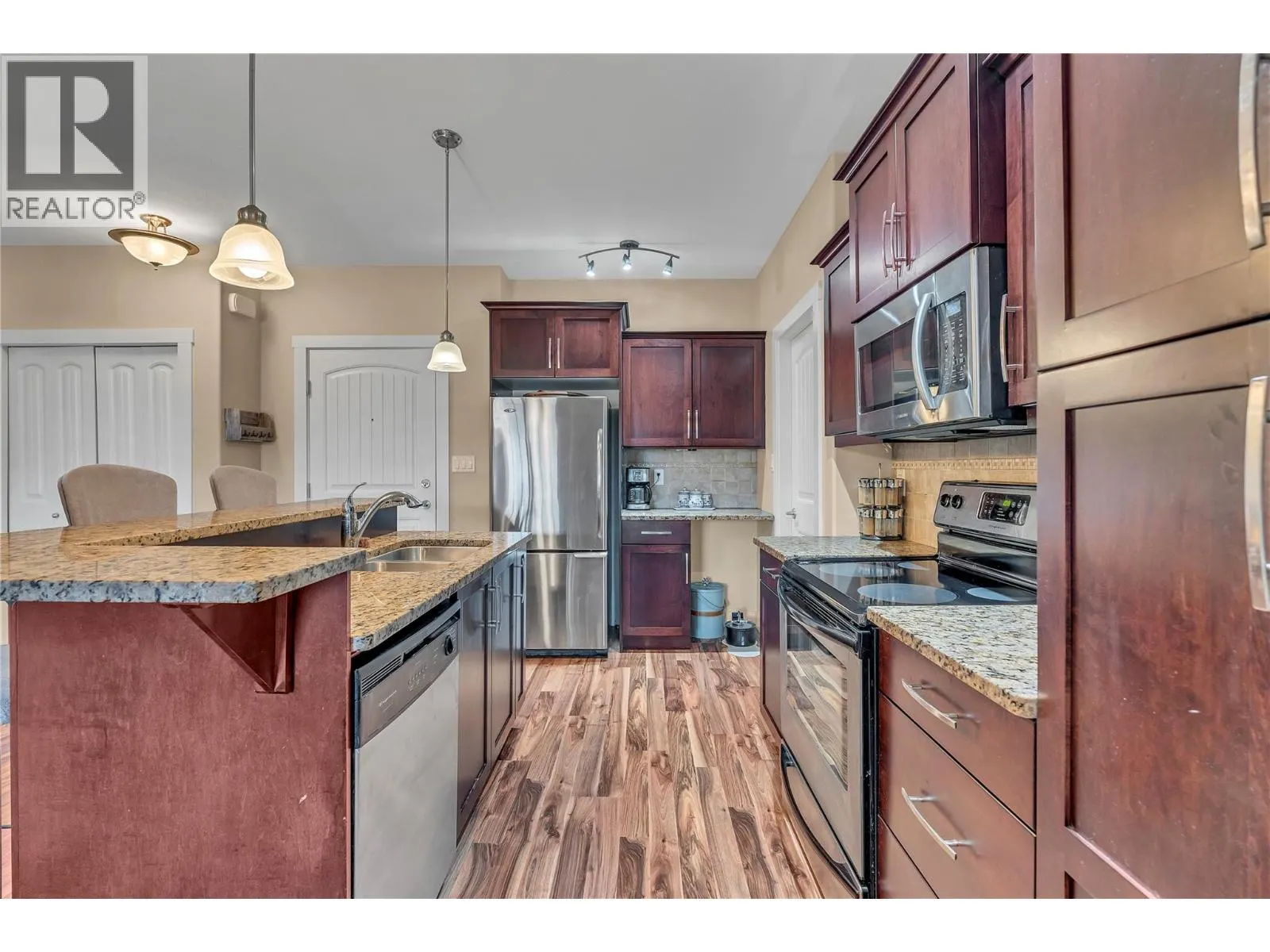 13615 Victoria Road N Unit# 206