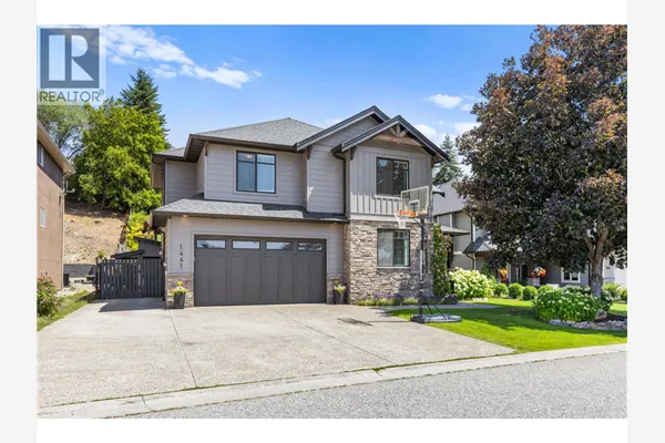 1441 Black Mountain Crescent