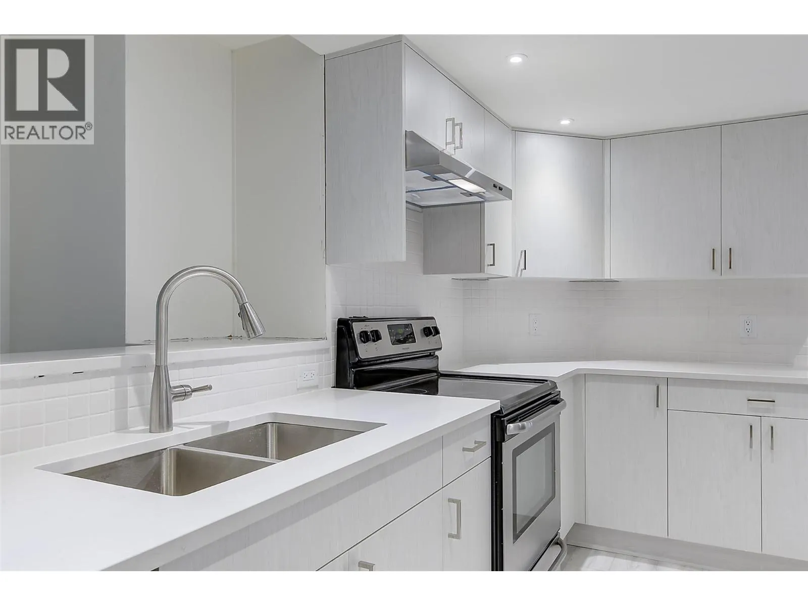 1880 Old Boucherie Road Unit# 148