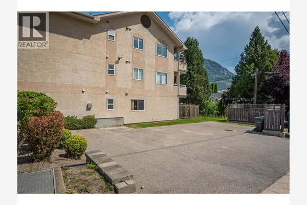 573 10th Avenue Unit# 1