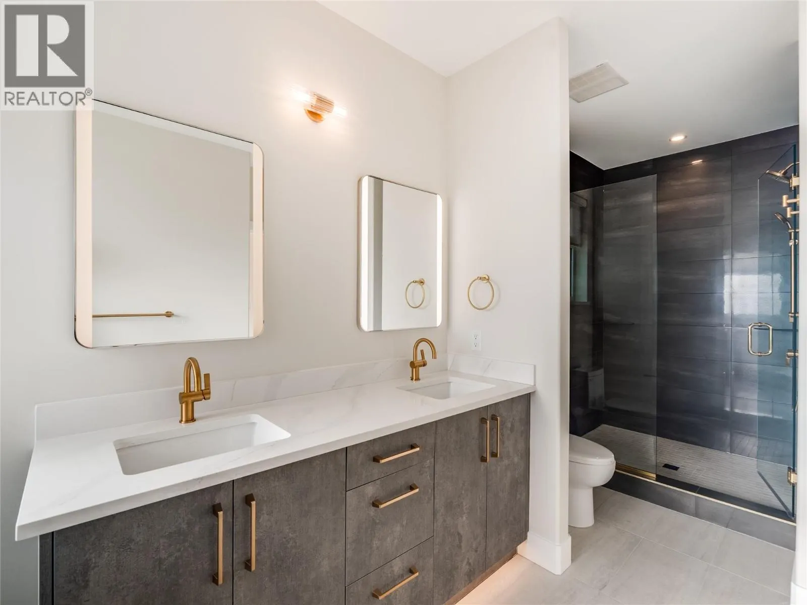 910 Lakeside Drive Unit# 401