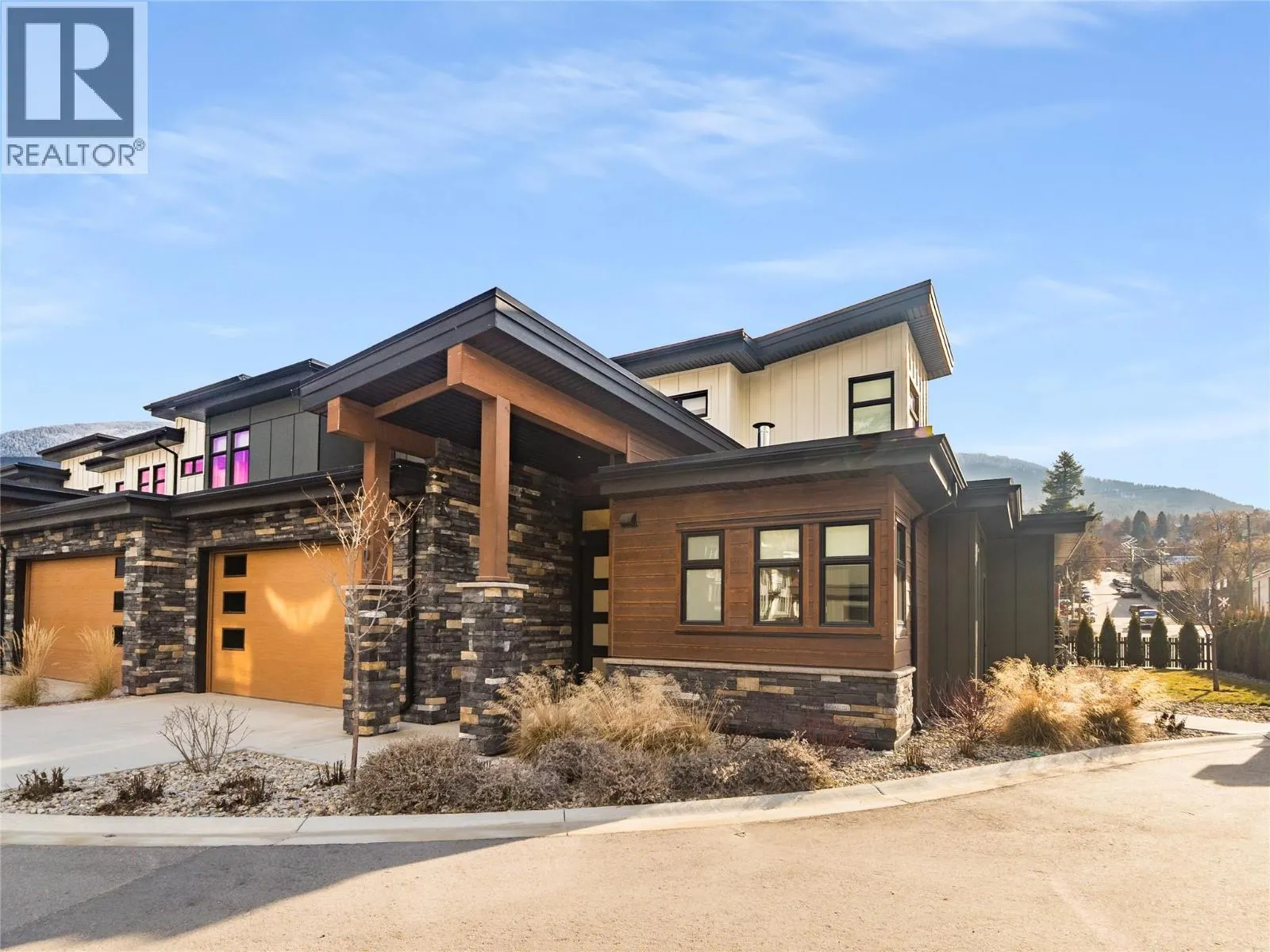 910 Lakeside Drive Unit# 401