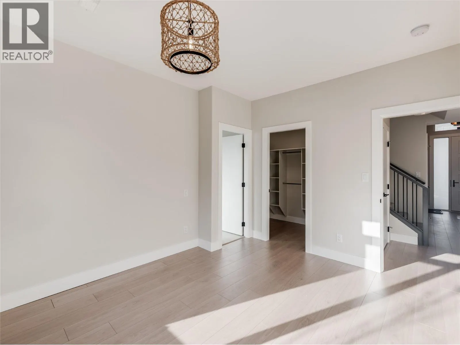 910 Lakeside Drive Unit# 401