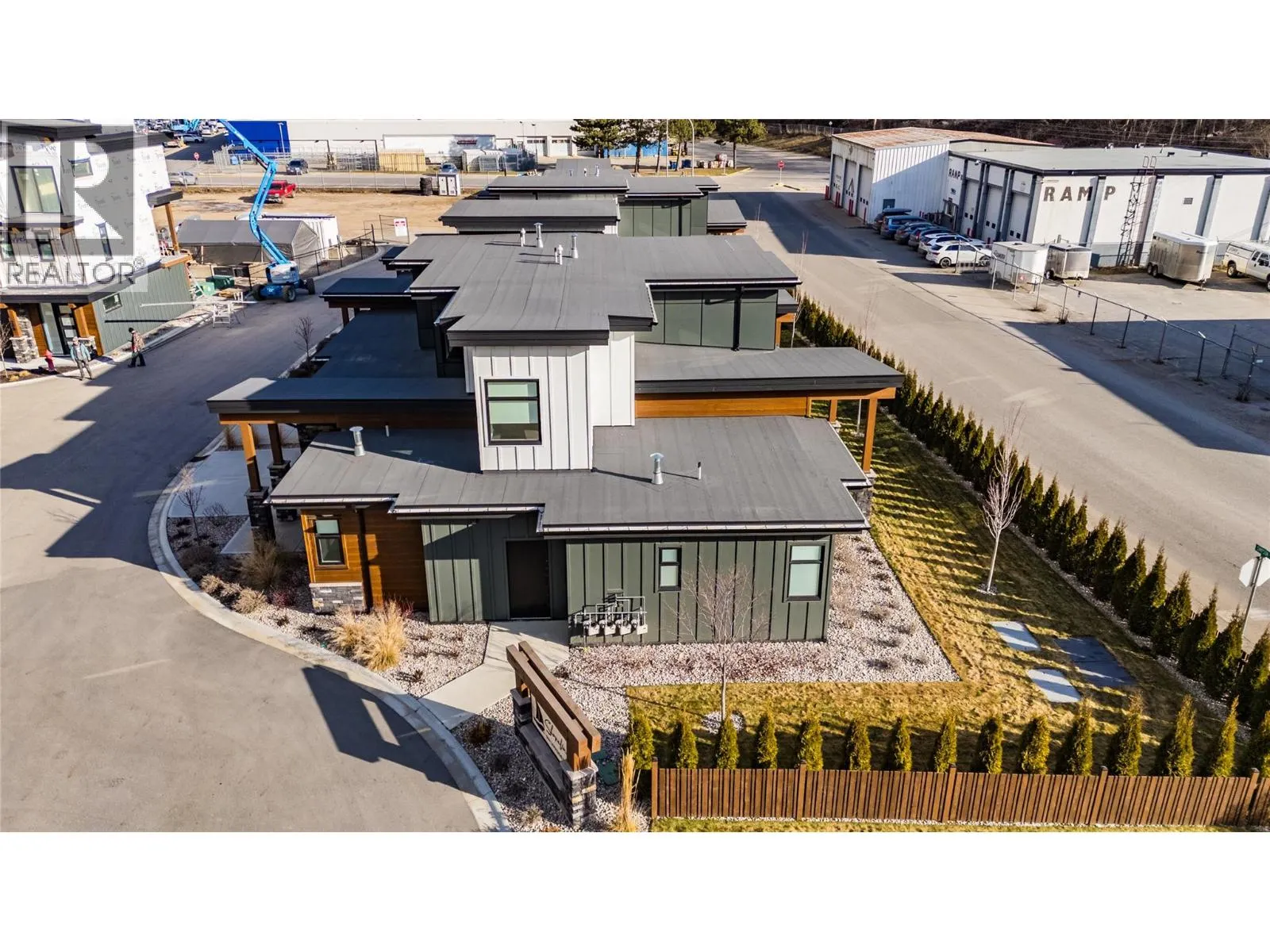 910 Lakeside Drive Unit# 401