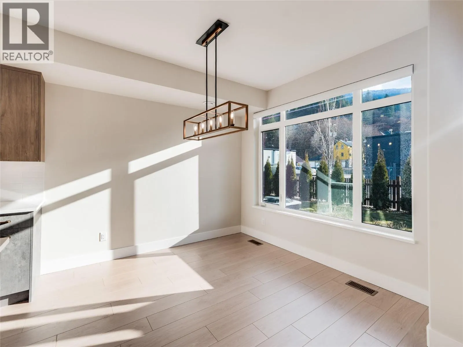 910 Lakeside Drive Unit# 401