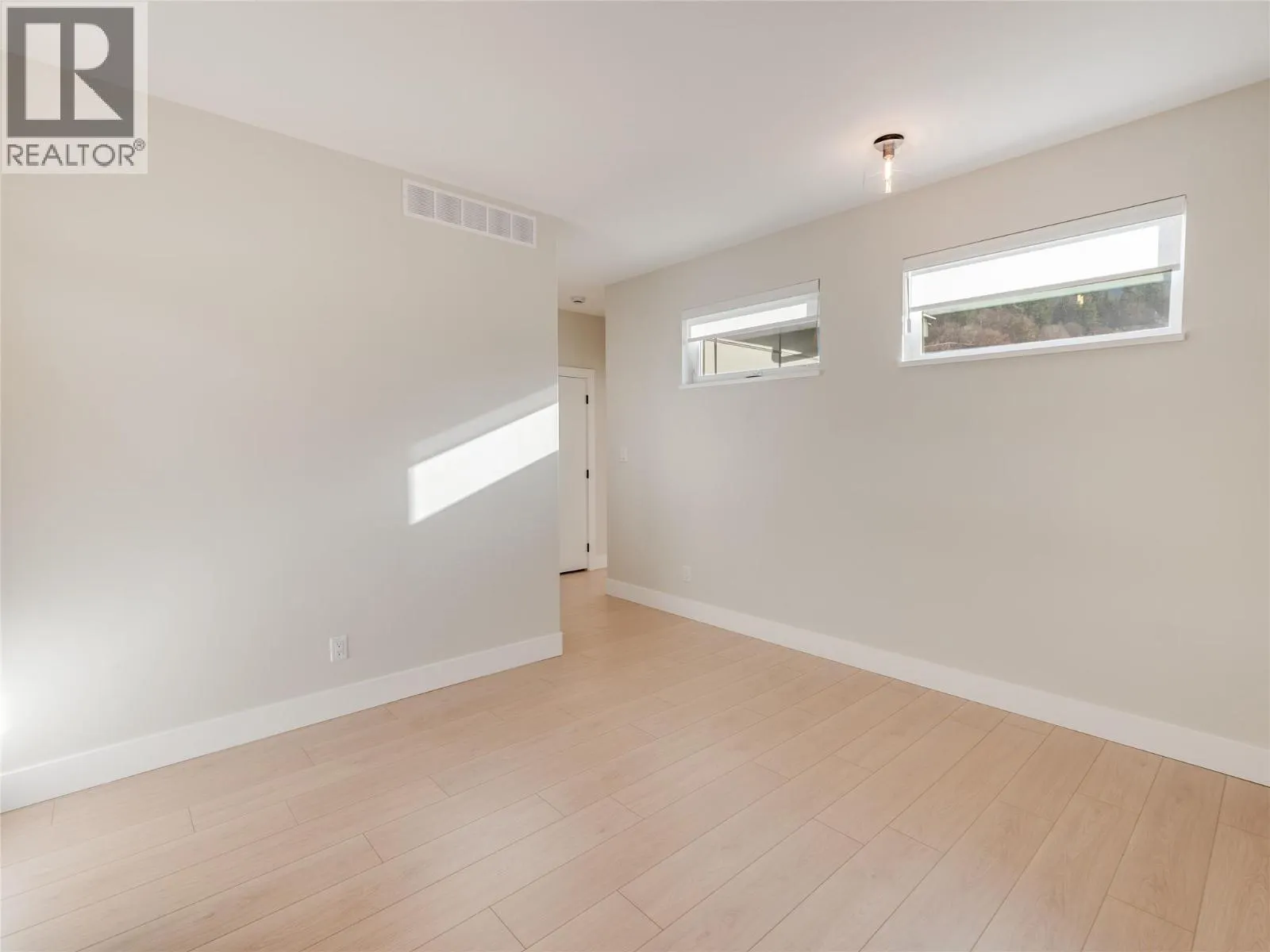 910 Lakeside Drive Unit# 401