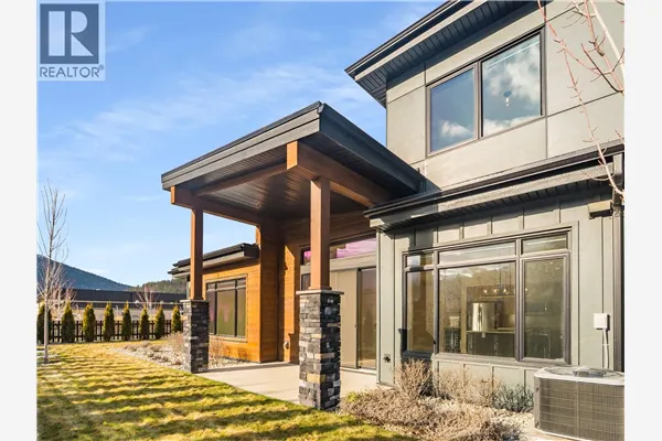 910 Lakeside Drive Unit# 401