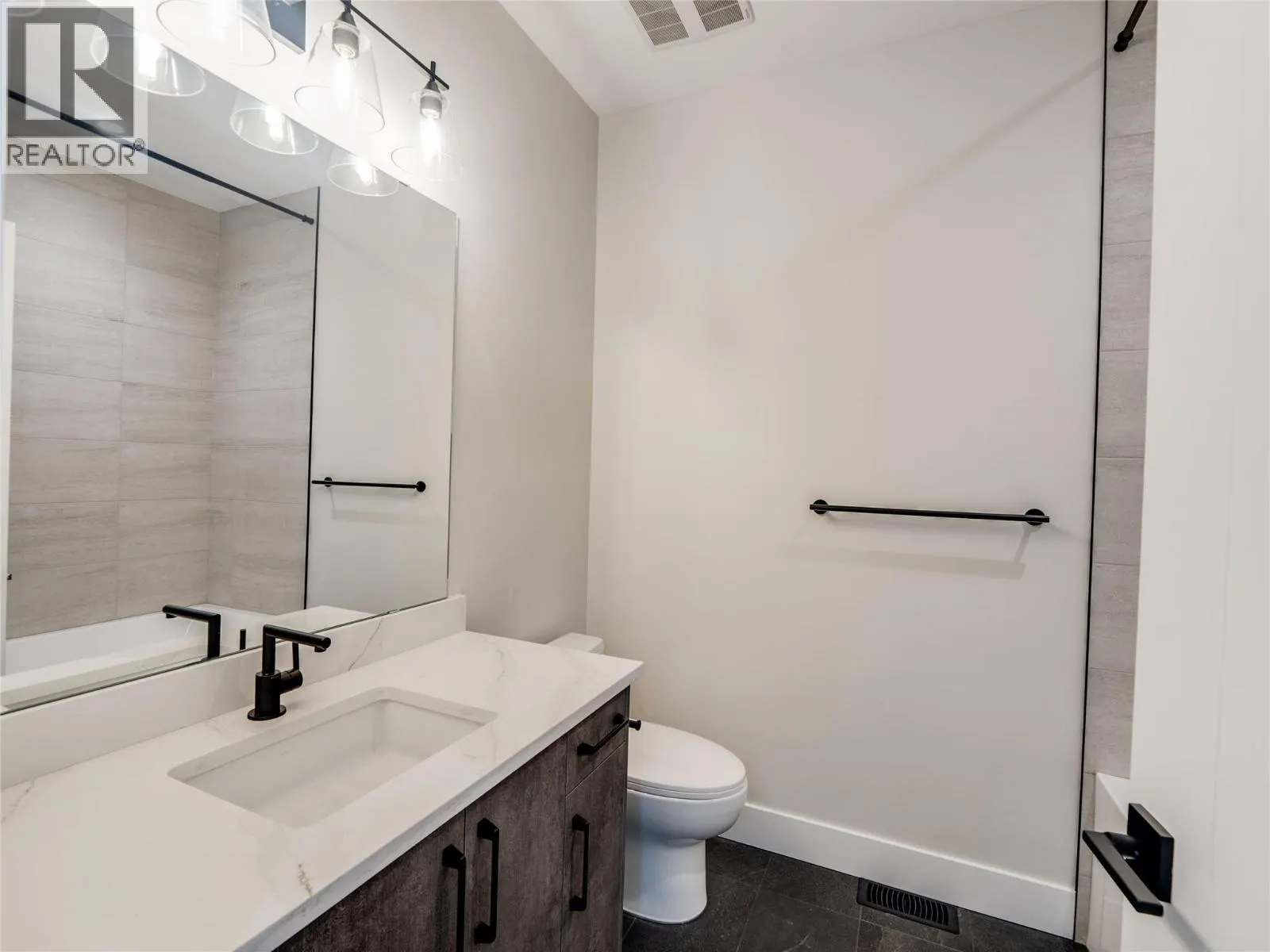 910 Lakeside Drive Unit# 401