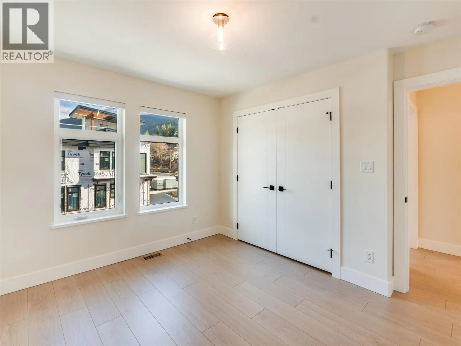 910 Lakeside Drive Unit# 107