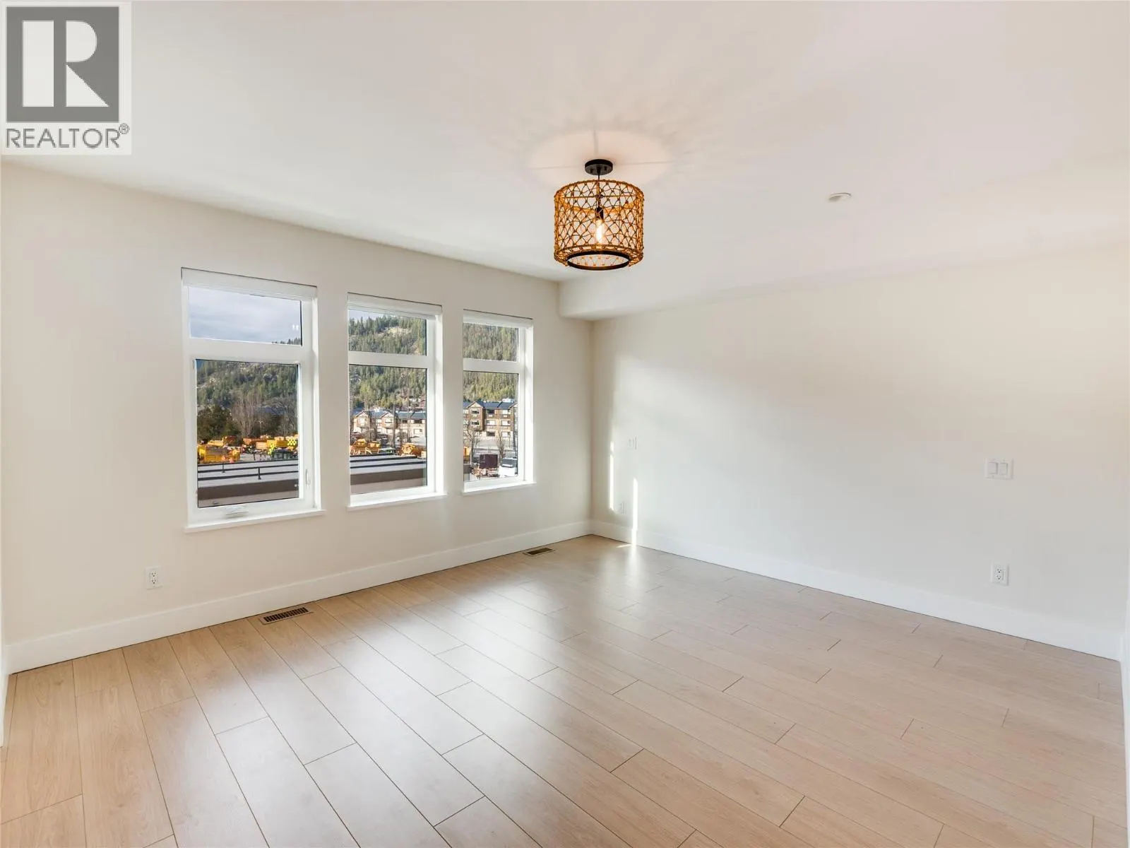 910 Lakeside Drive Unit# 107
