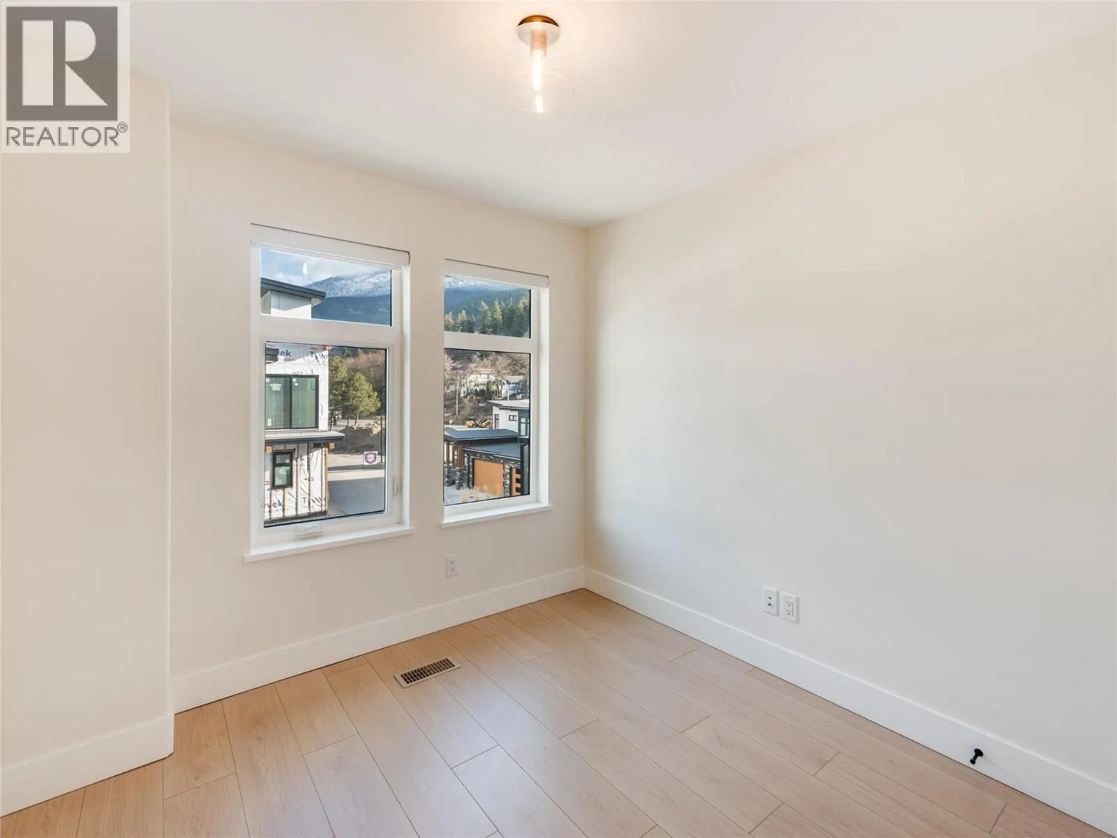 910 Lakeside Drive Unit# 107