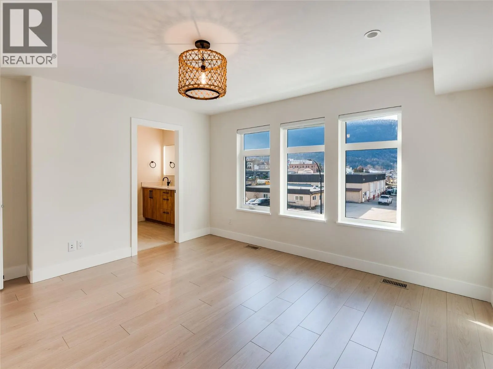 910 Lakeside Drive Unit# 107