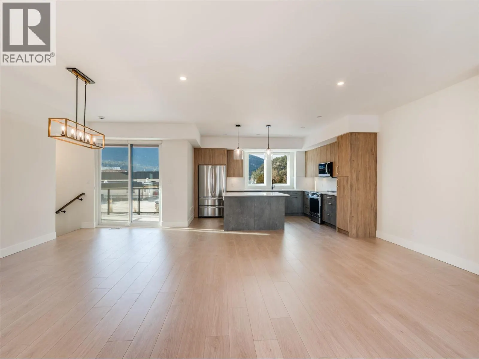 910 Lakeside Drive Unit# 107