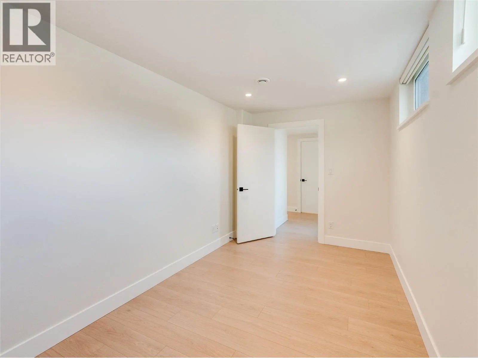 910 Lakeside Drive Unit# 107