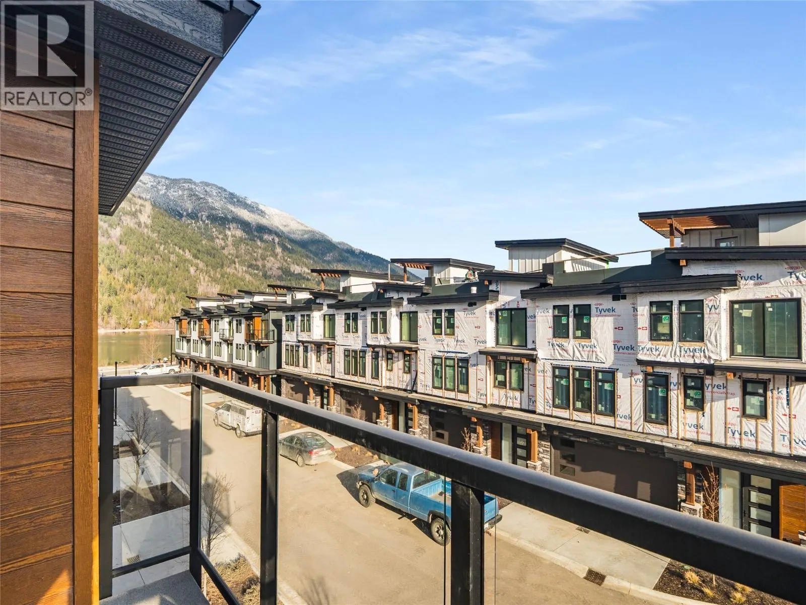 910 Lakeside Drive Unit# 107