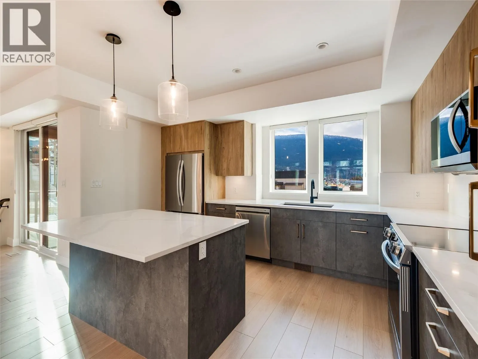 910 Lakeside Drive Unit# 107