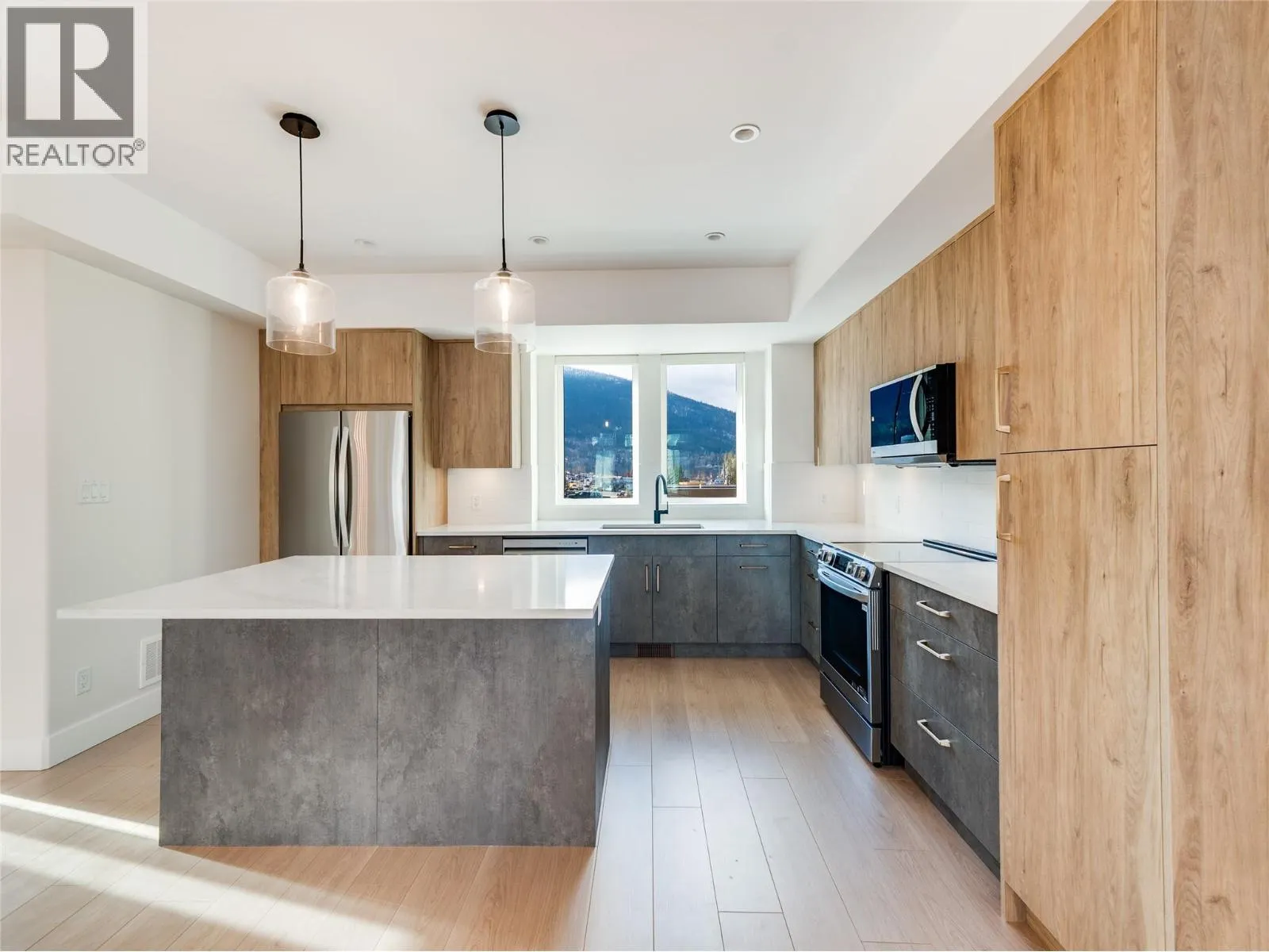 910 Lakeside Drive Unit# 107