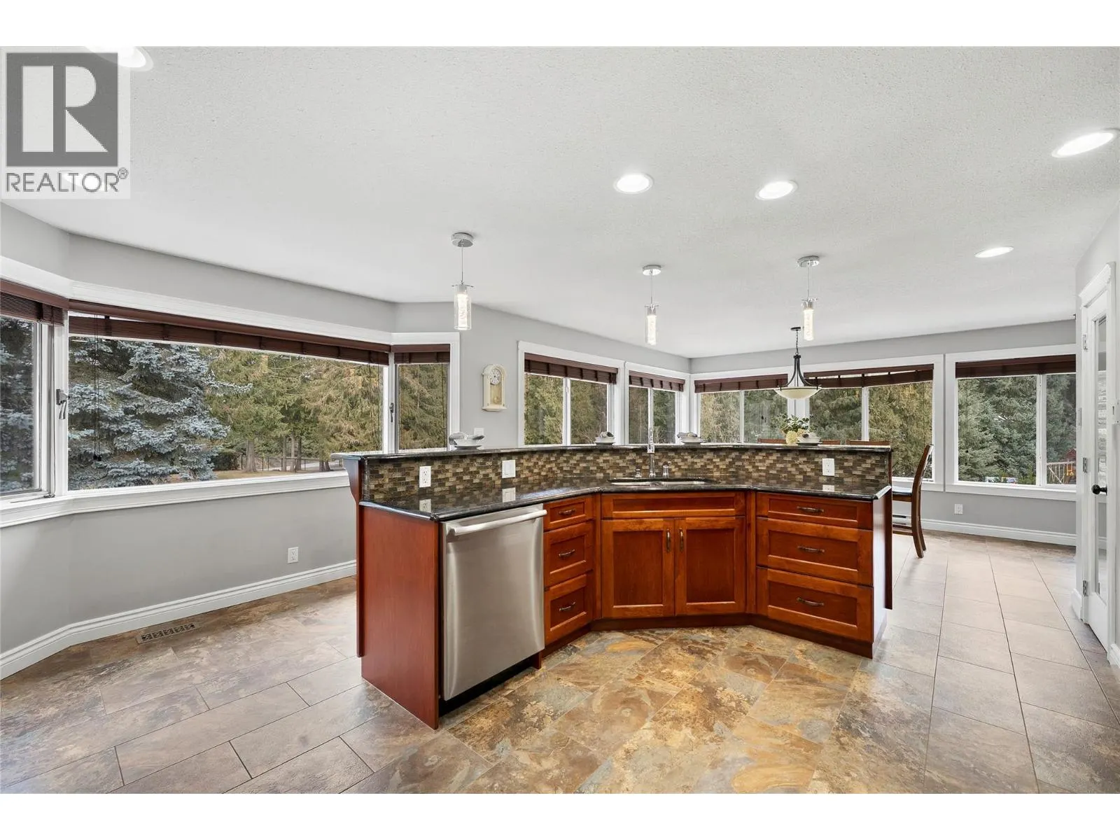 2746 Balmoral Road