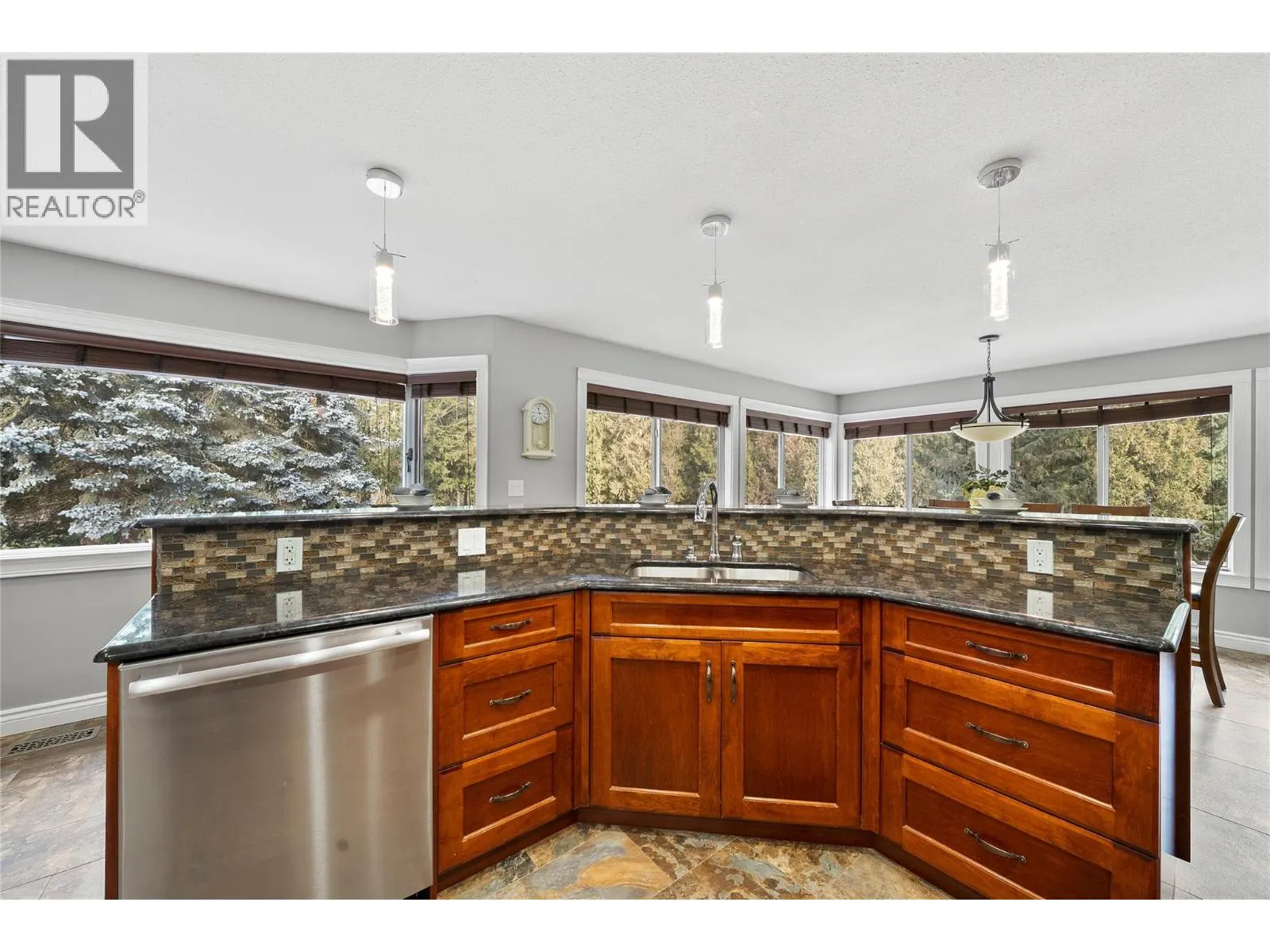 2746 Balmoral Road