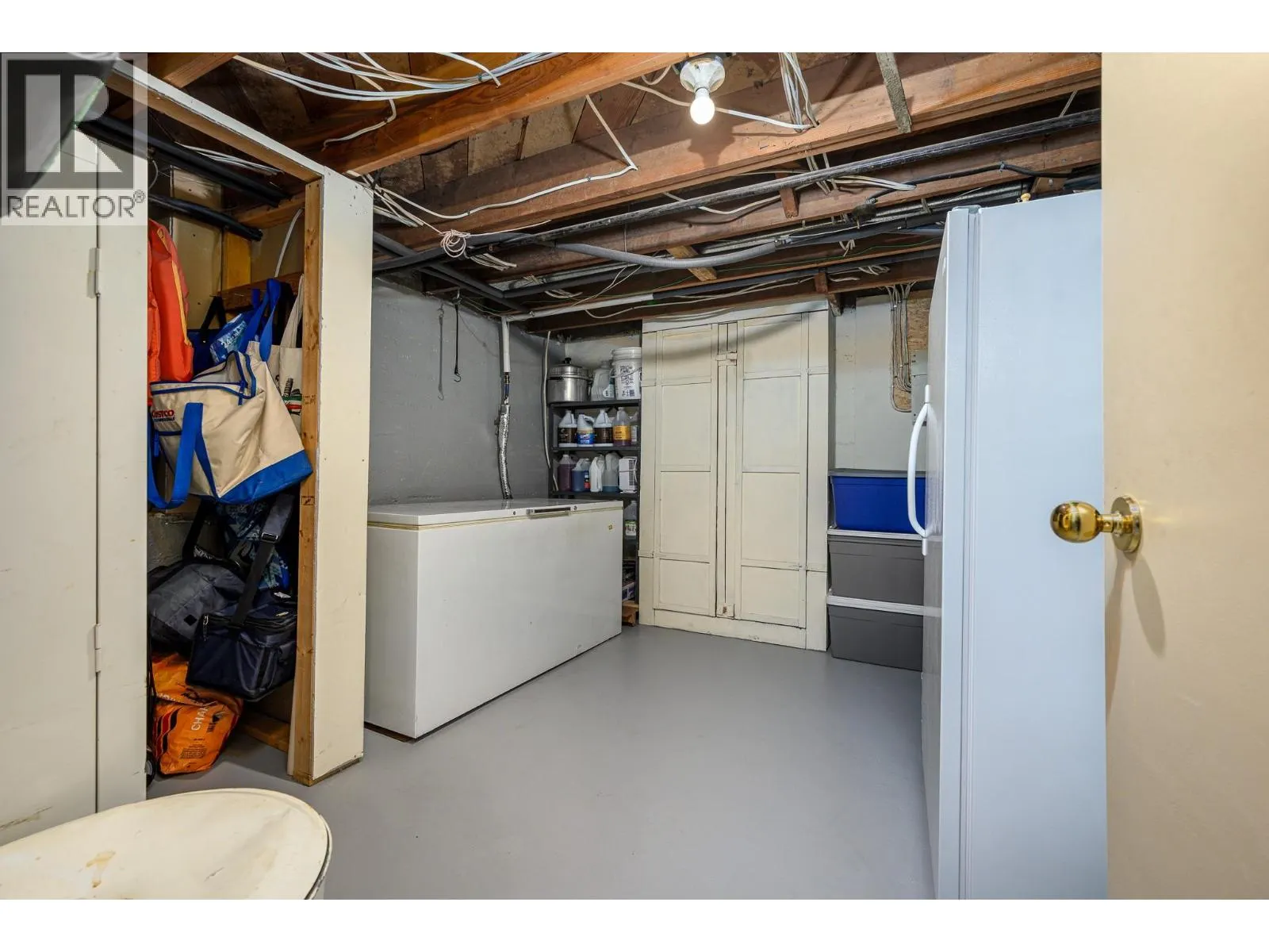487 Mabel Lake Road