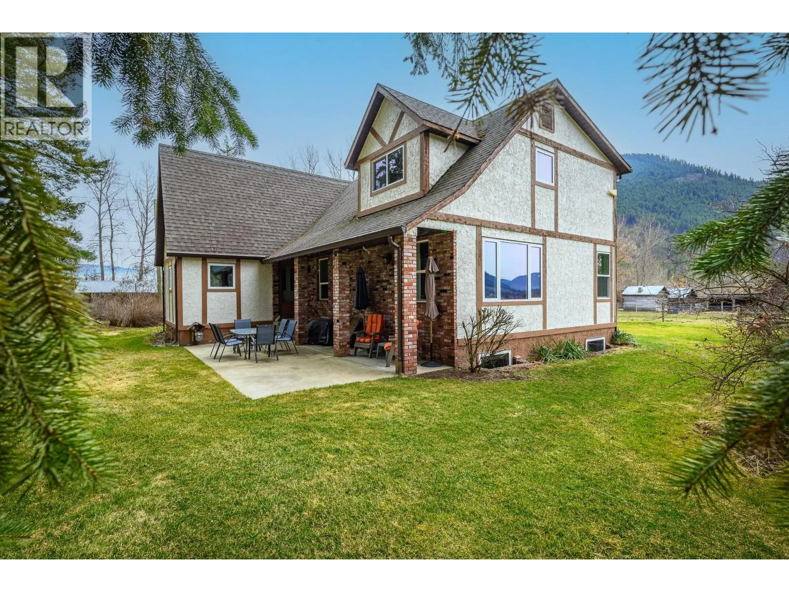 487 Mabel Lake Road