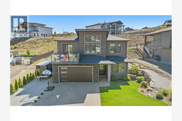 2789 Canyon Crest Drive