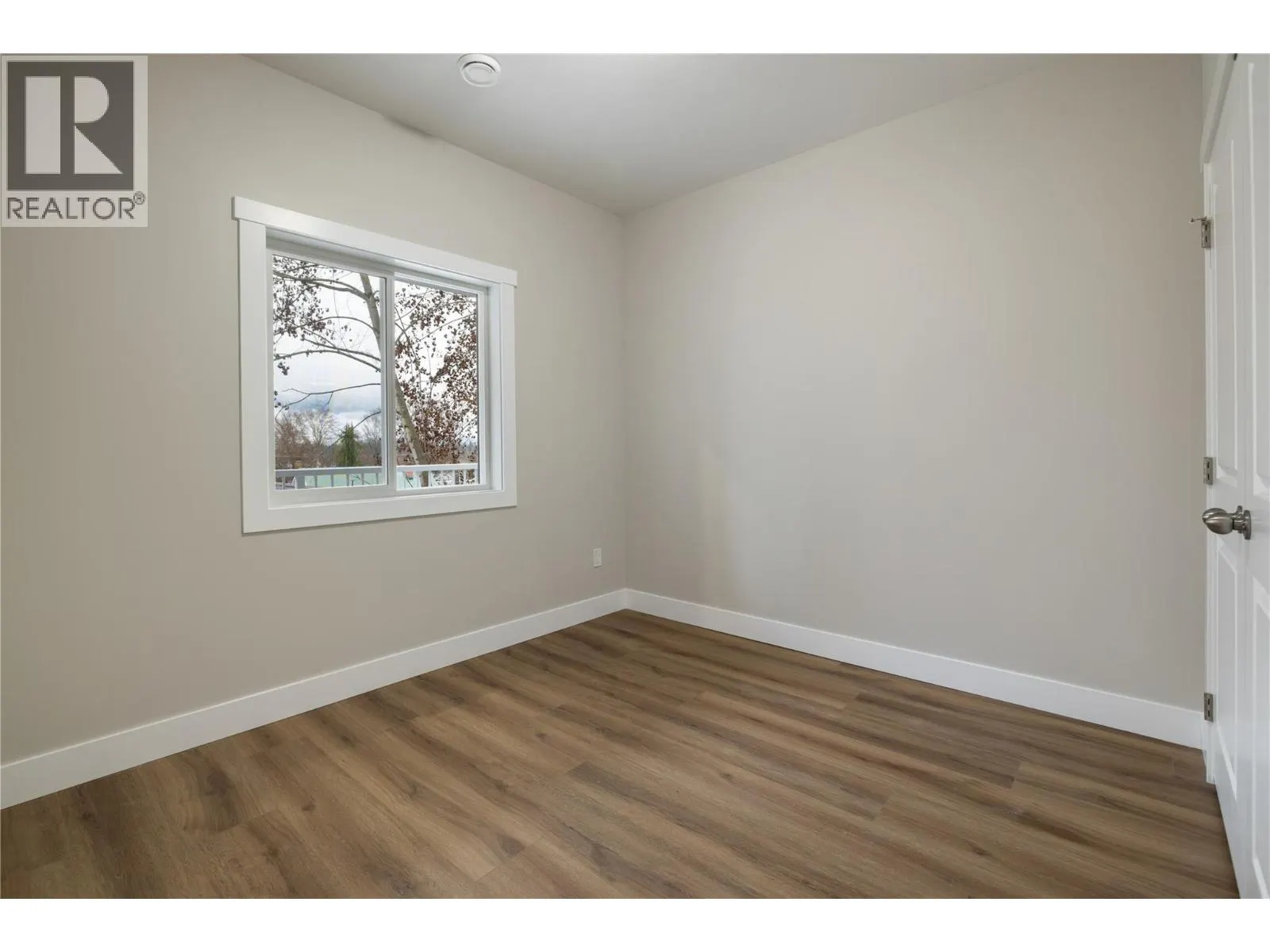 806 Cliff Avenue Unit# 103