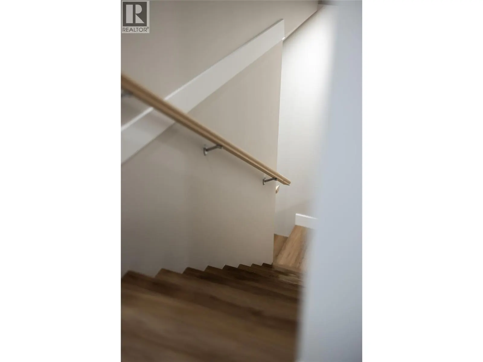 806 Cliff Avenue Unit# 103
