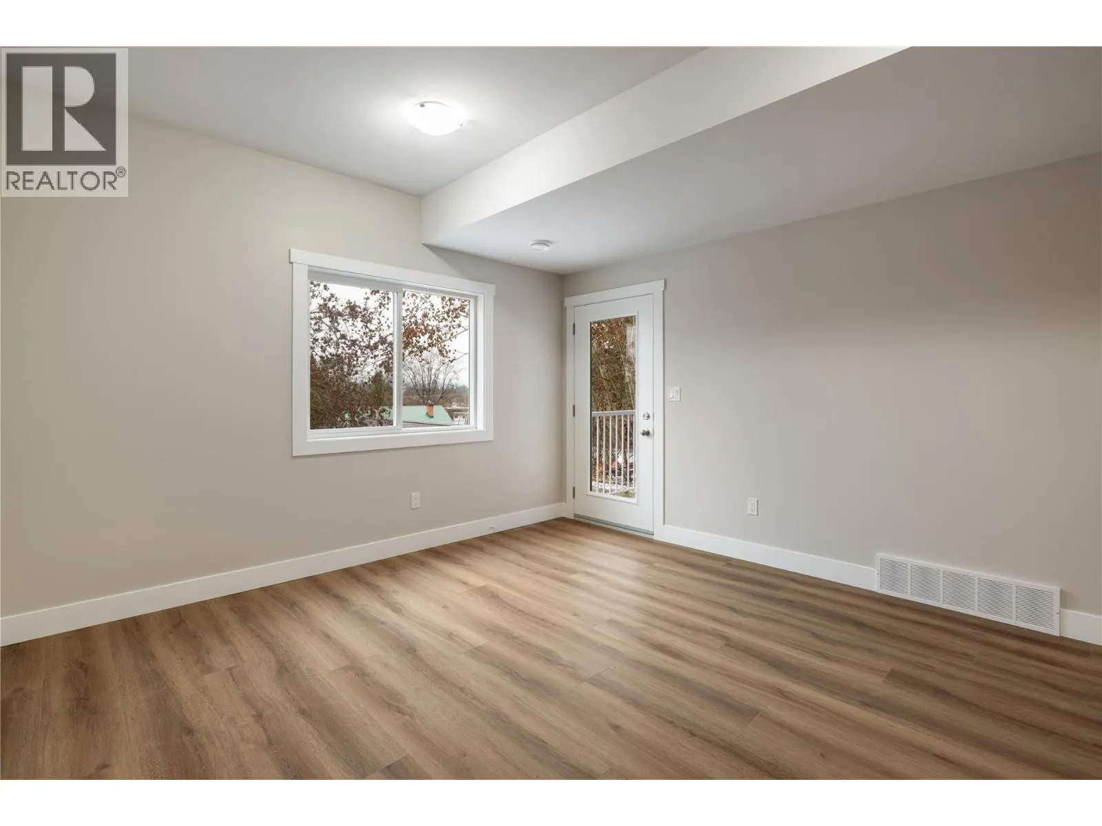 806 Cliff Avenue Unit# 103
