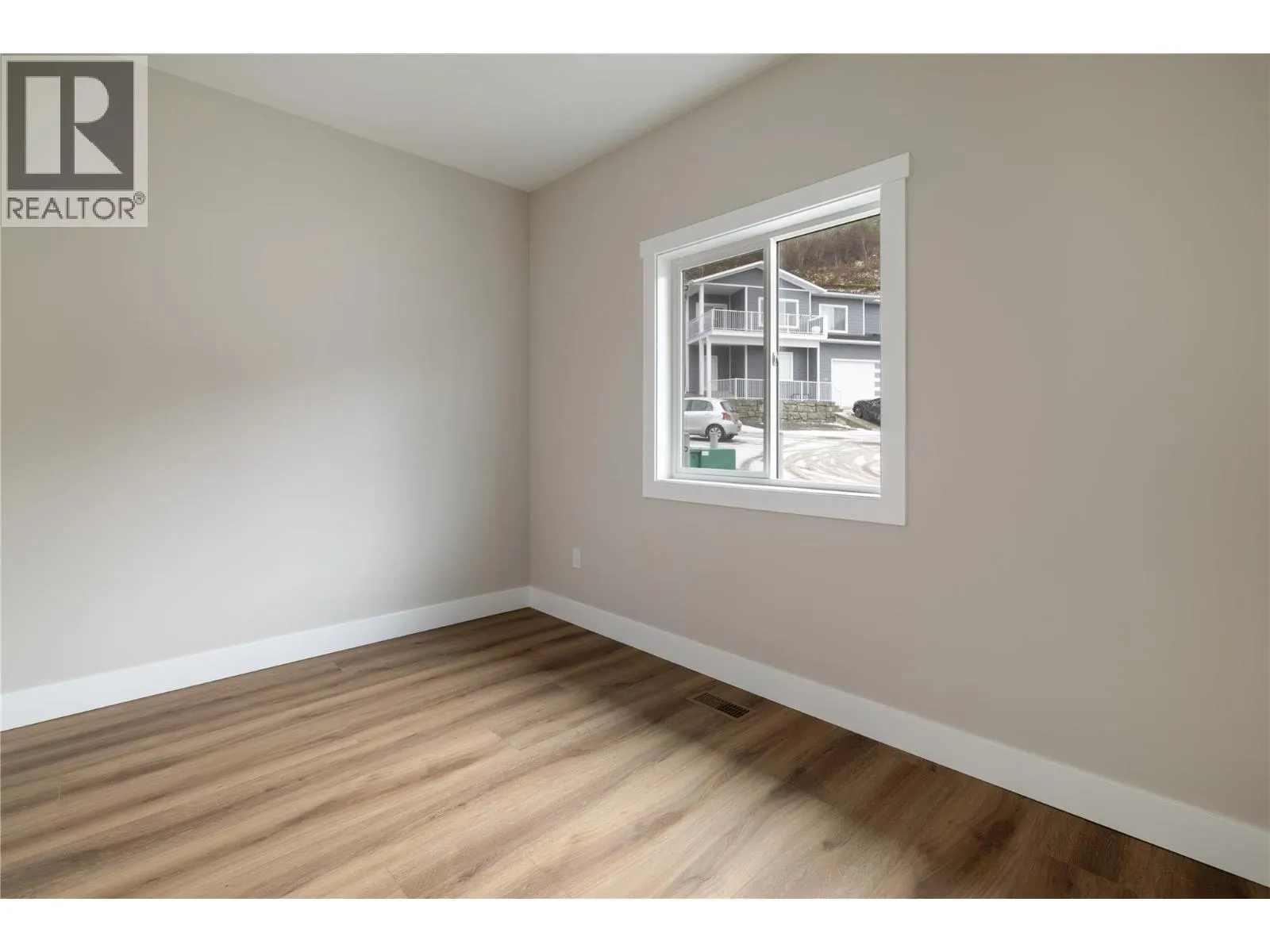806 Cliff Avenue Unit# 103
