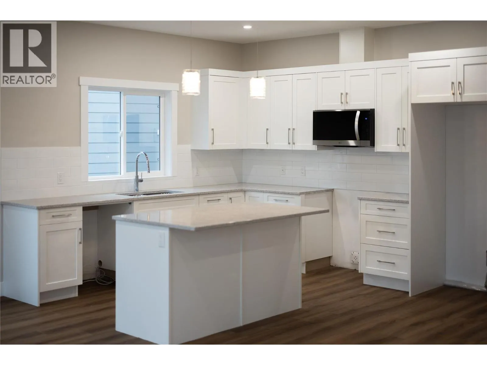 806 Cliff Avenue Unit# 103