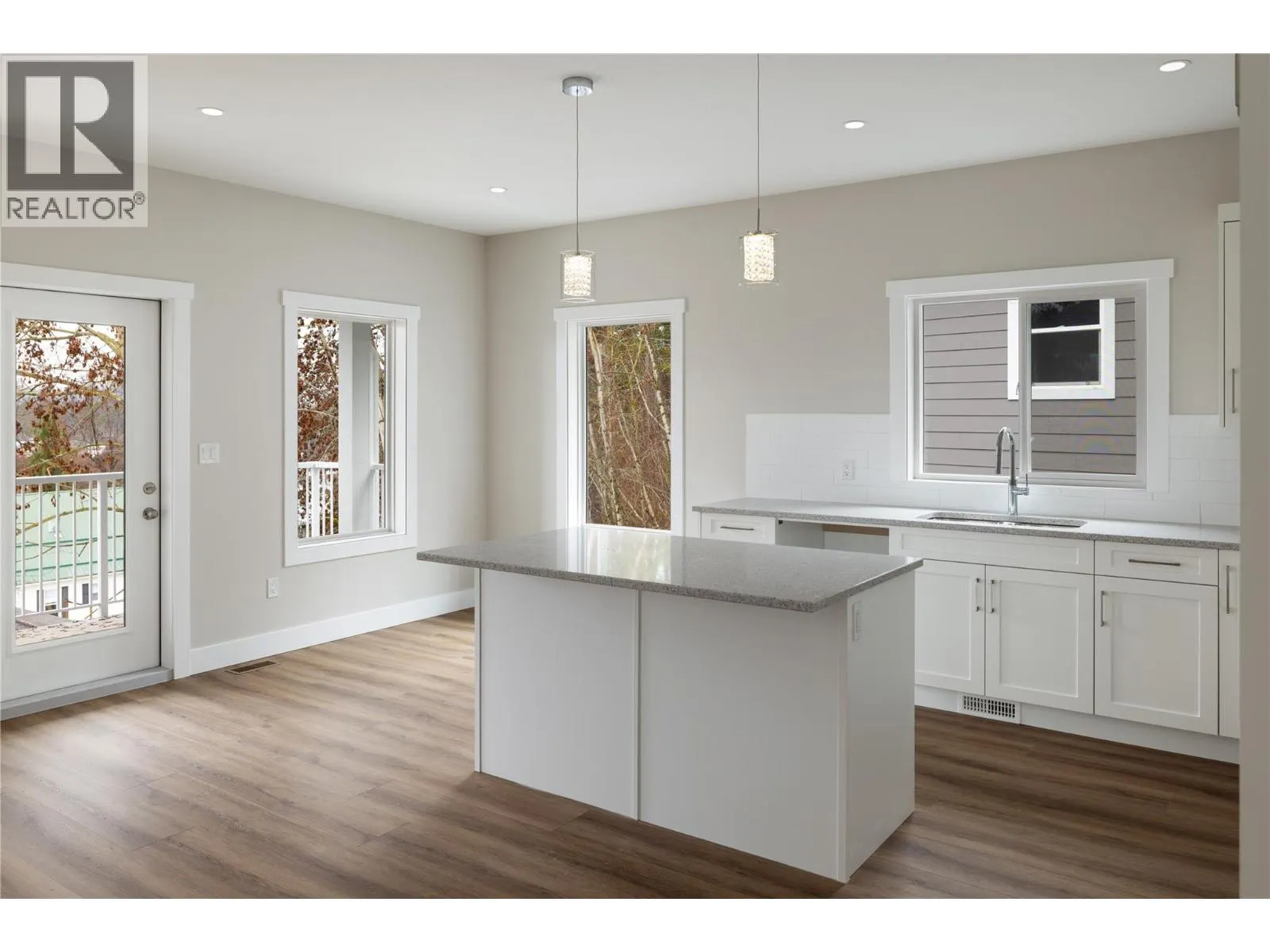 806 Cliff Avenue Unit# 103