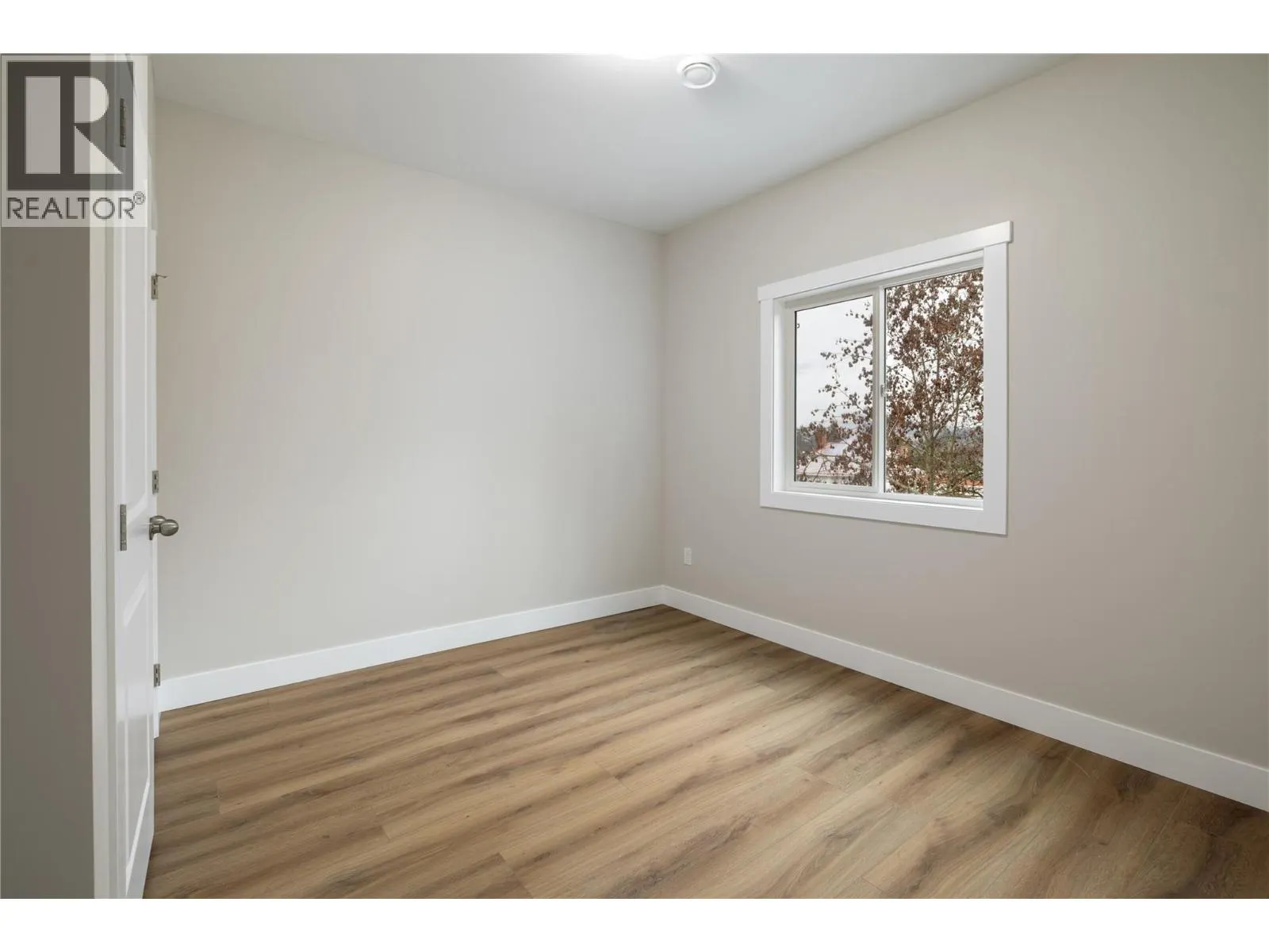 806 Cliff Avenue Unit# 103
