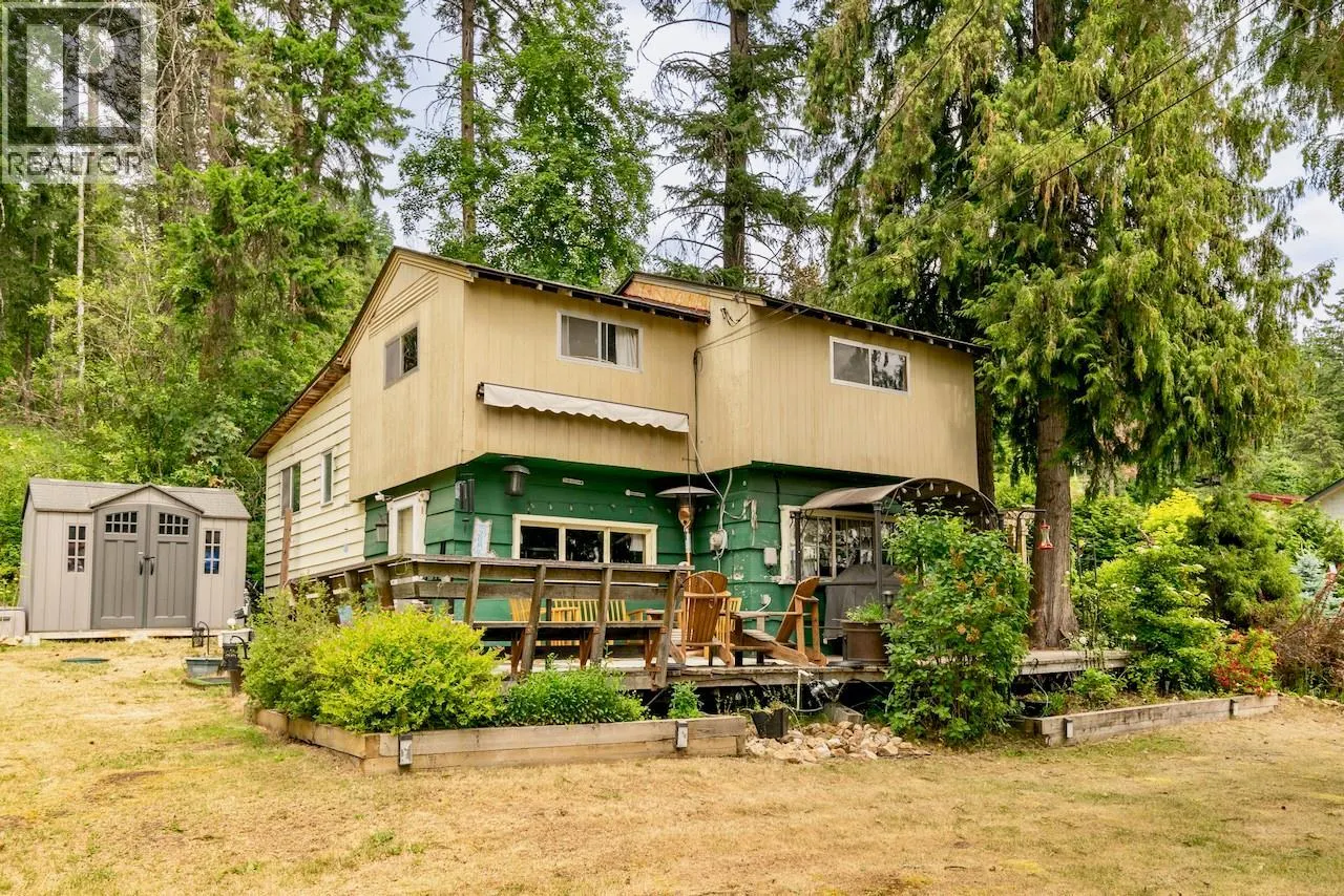 2989 Squilax-Anglemont Road