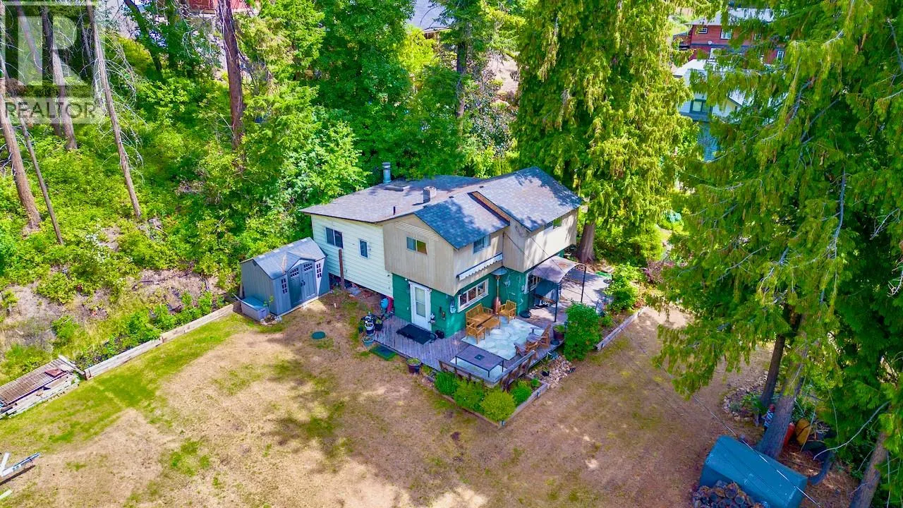 2989 Squilax-Anglemont Road