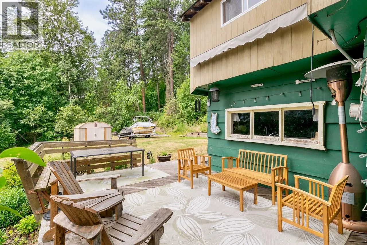 2989 Squilax-Anglemont Road