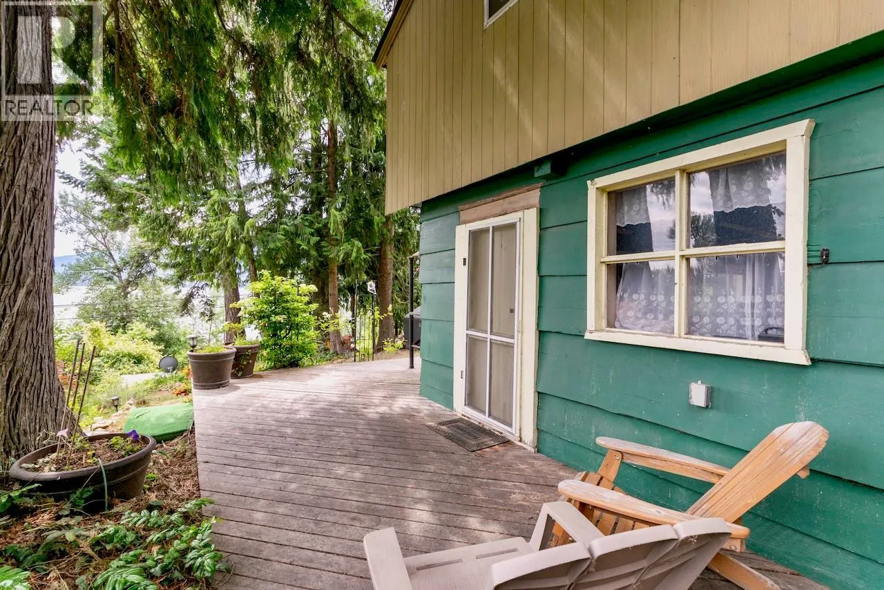 2989 Squilax-Anglemont Road