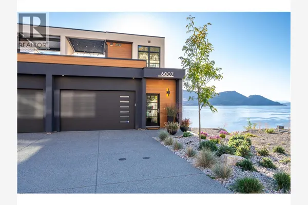 6007 Princess Street