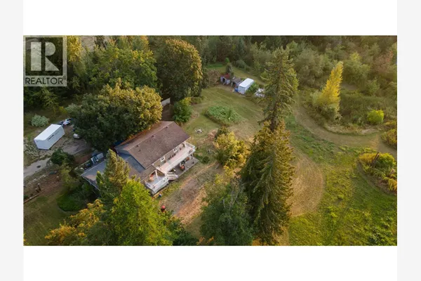 1121 Shuswap Street SW