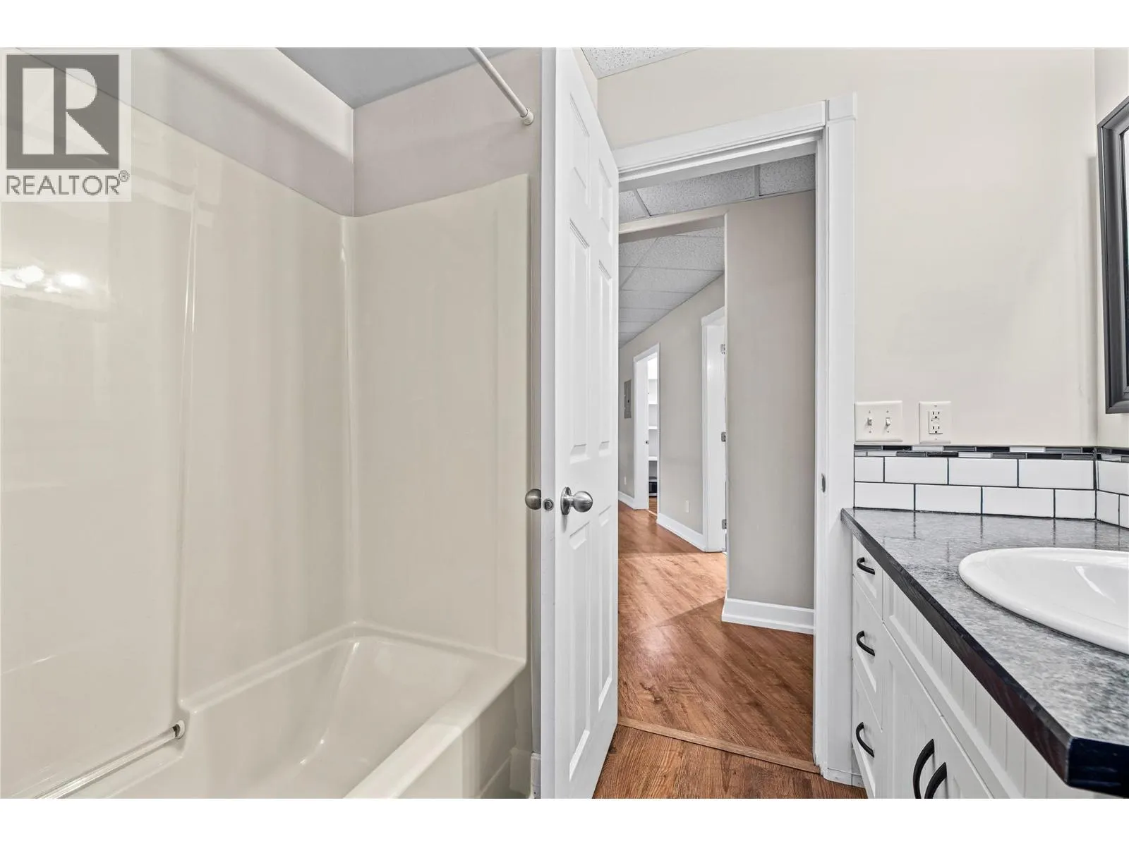 2483 Marine Place