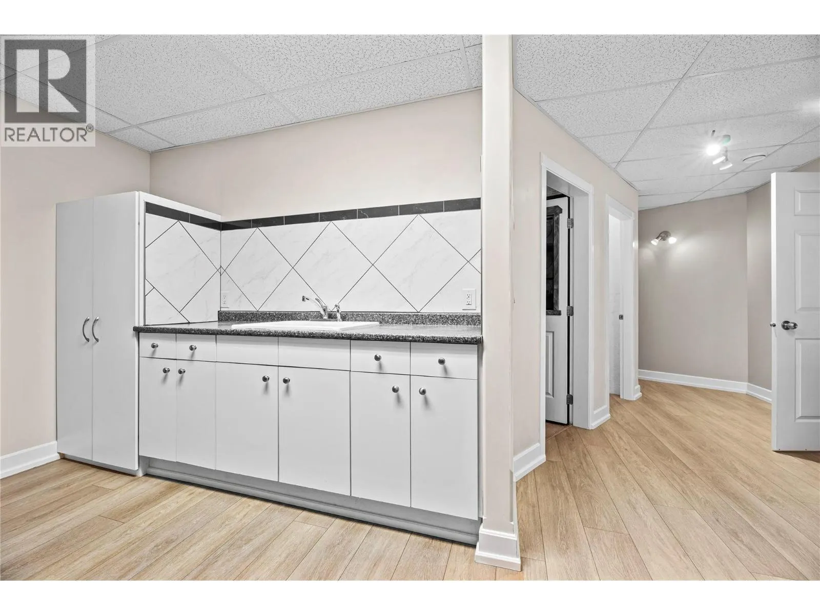 2483 Marine Place