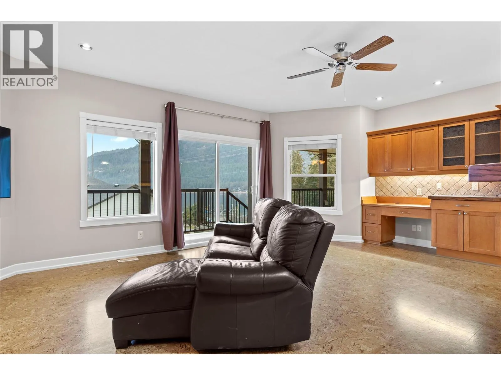 2483 Marine Place