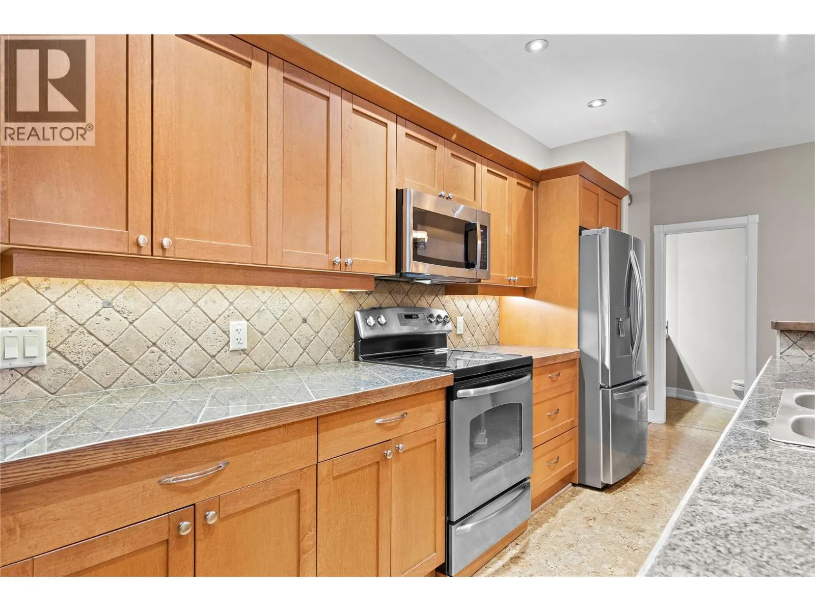2483 Marine Place