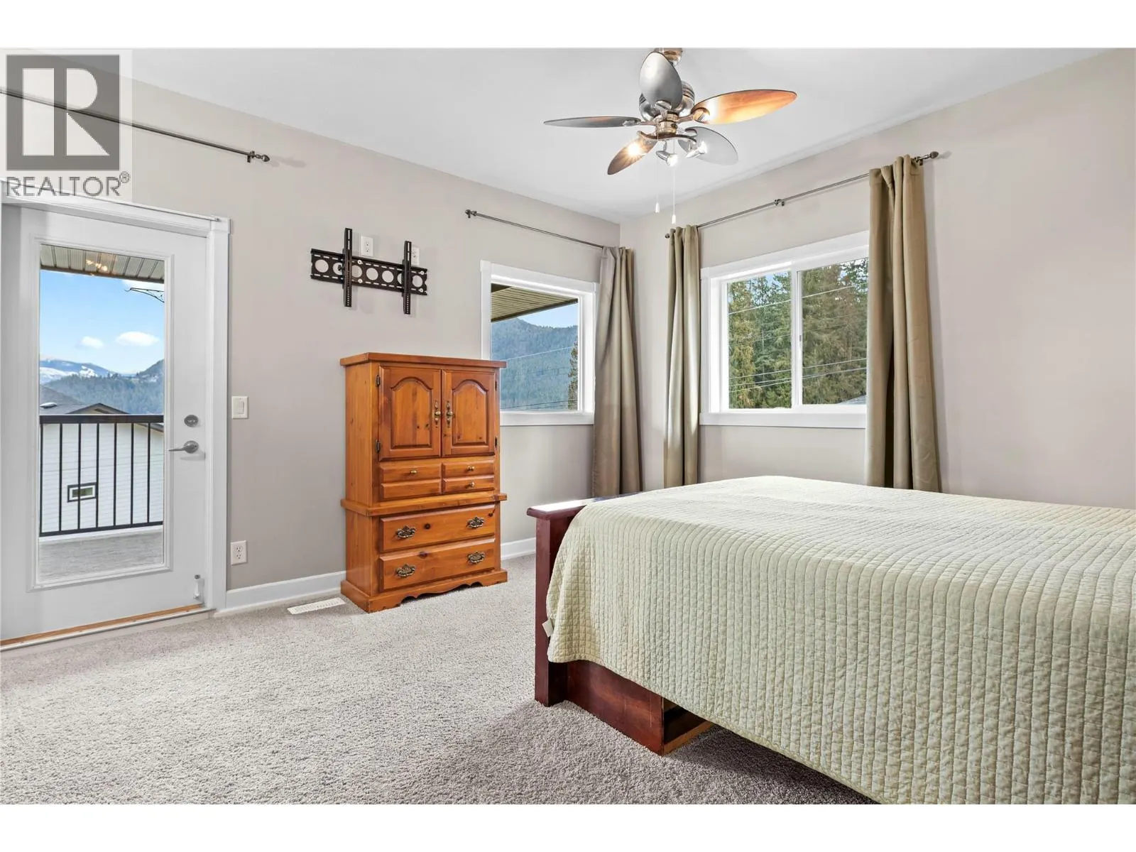 2483 Marine Place