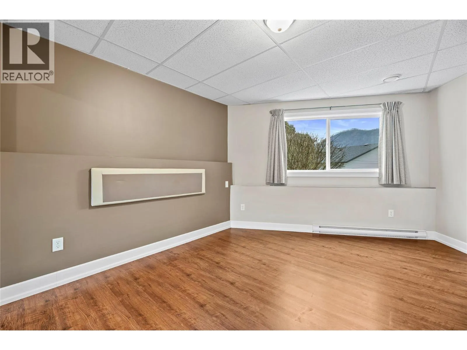 2483 Marine Place