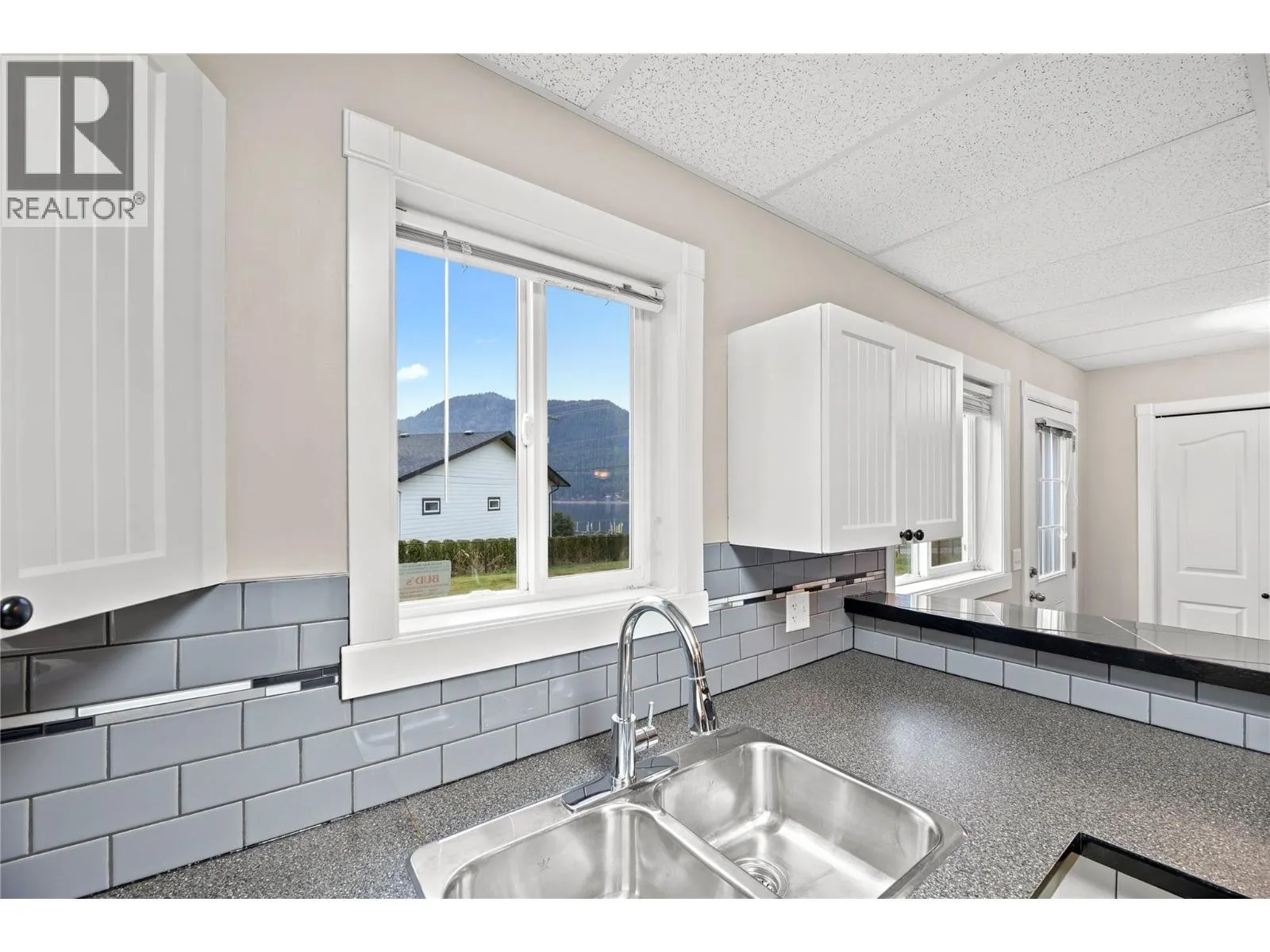 2483 Marine Place