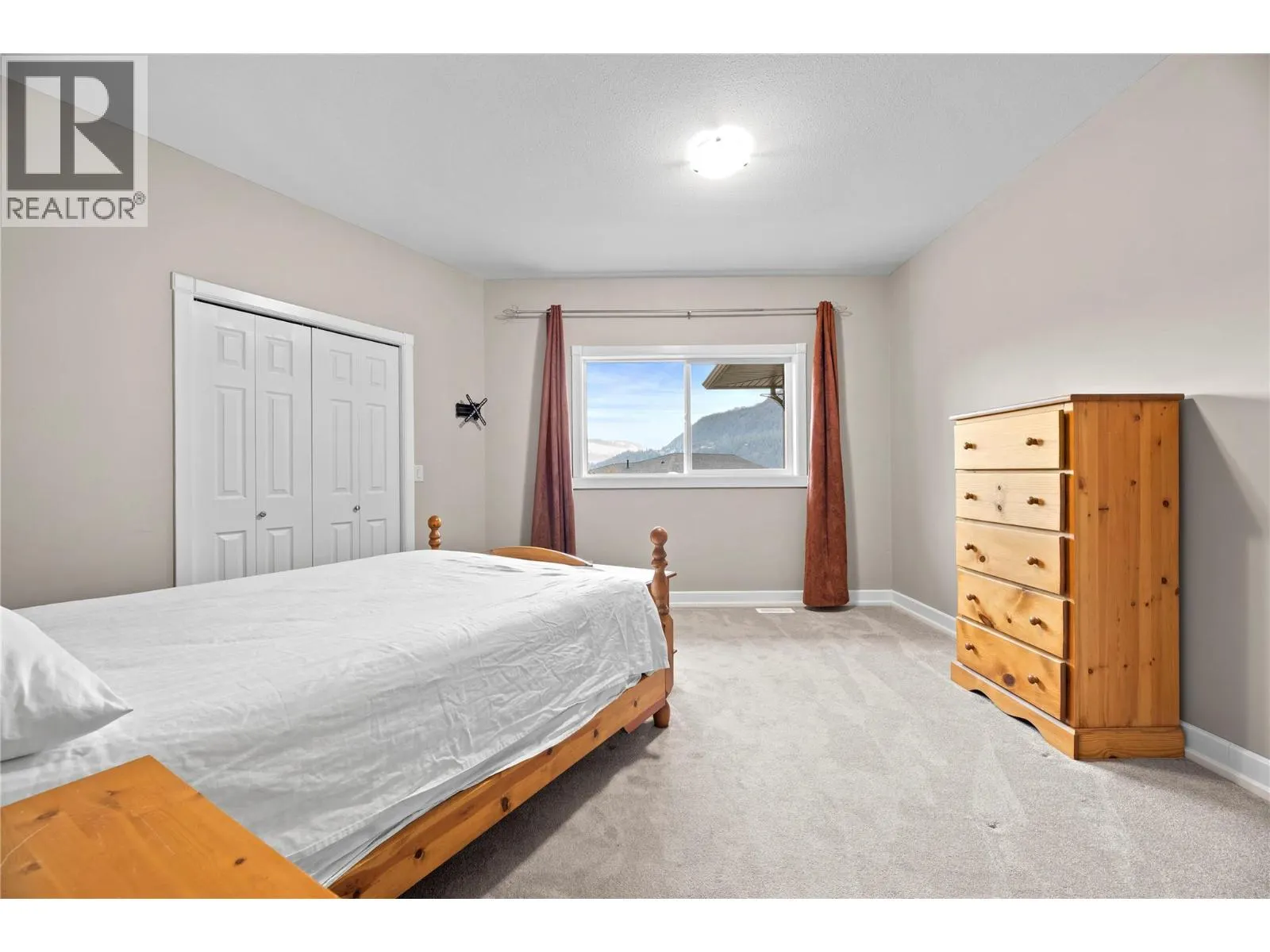 2483 Marine Place