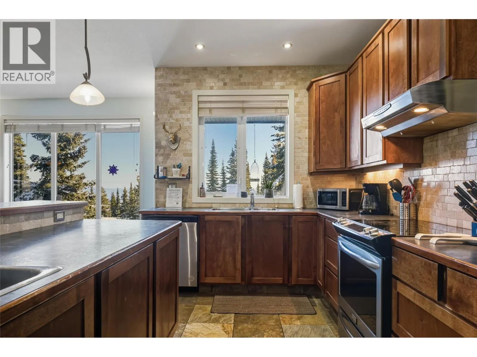 725 Monashee Road
