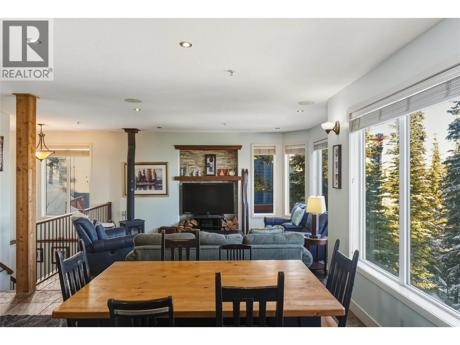 725 Monashee Road